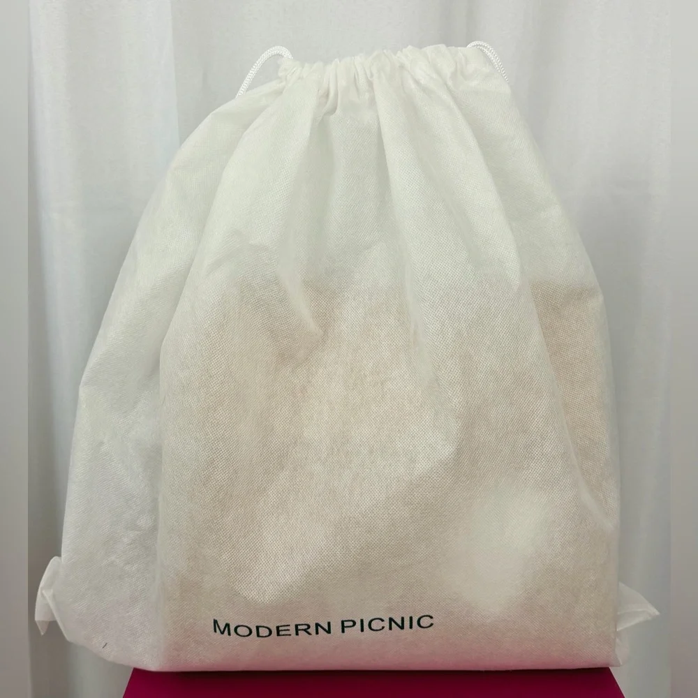 Modern Picnic Chic Marigold Crocodile-Embossed Lunch Tote/Crossbody Bag. NWT - Picture 5 of 6